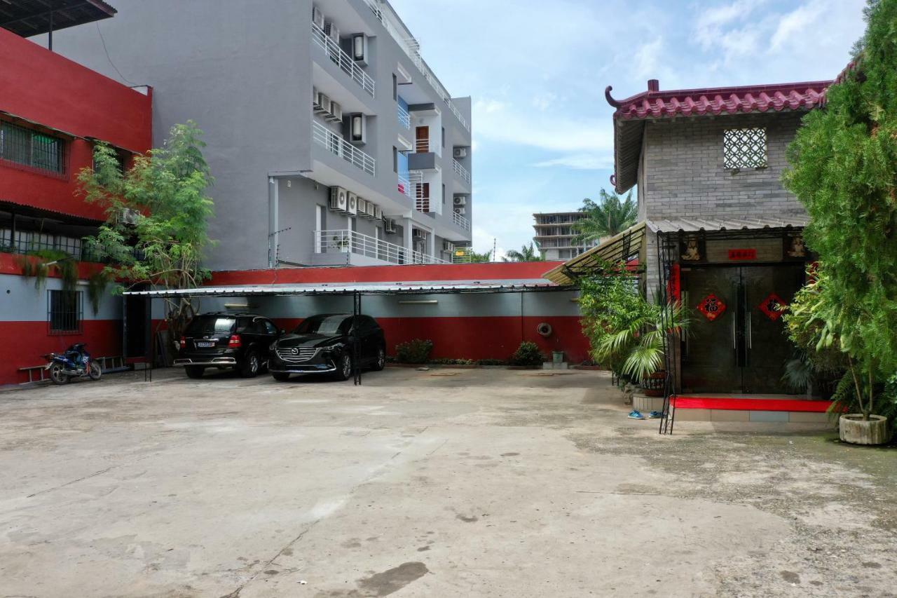 Petit Motel Beijing Abidjan Bagian luar foto